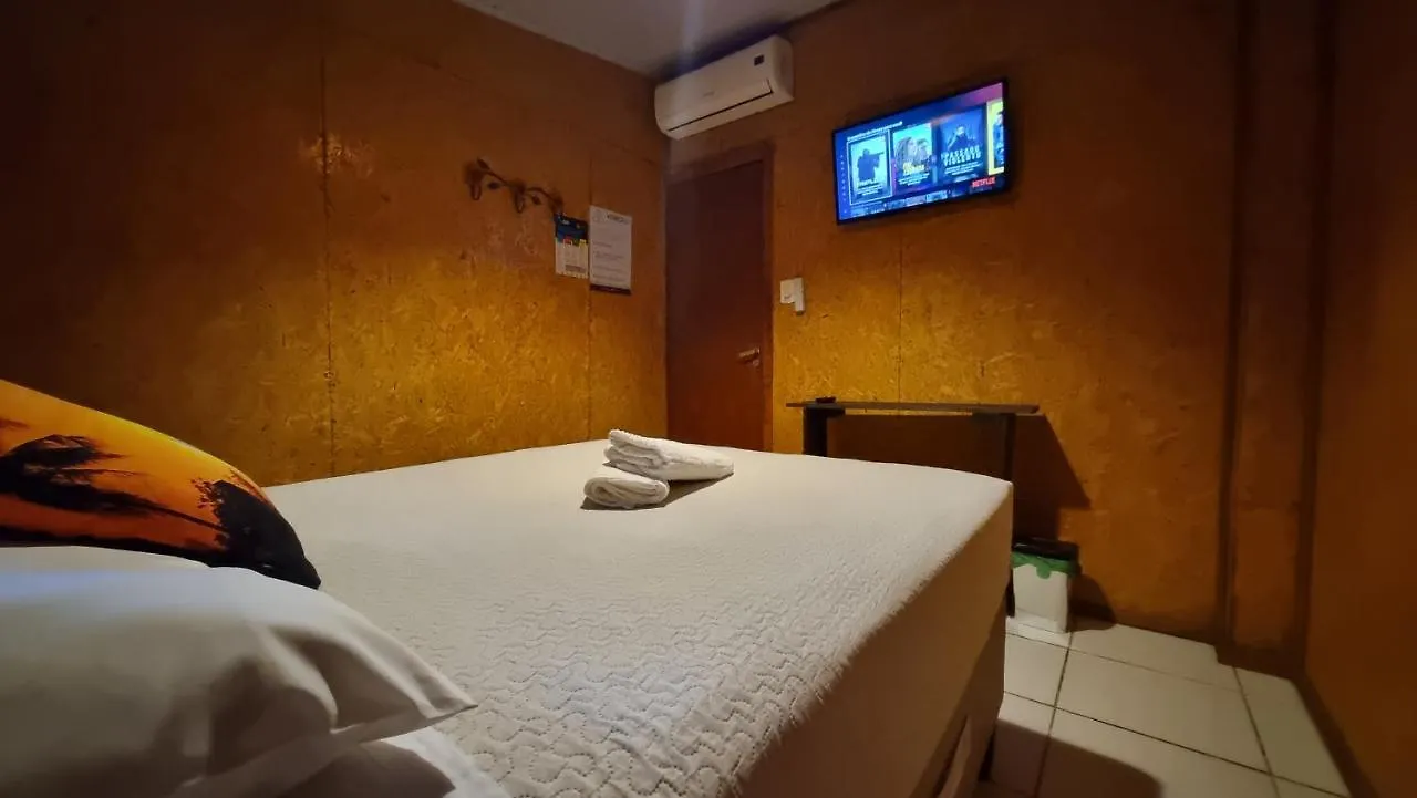 Arte Da Tribo Hostel & Camping Praia do Rosa 0*,  Brazília