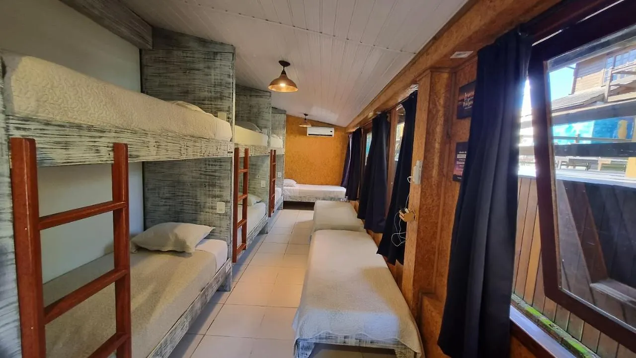 Arte Da Tribo Hostel & Camping Praia do Rosa 0*,  Brazília