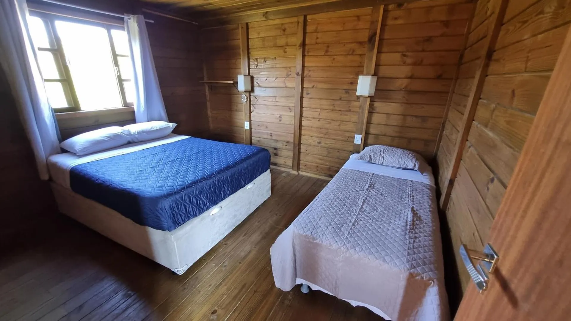 Arte Da Tribo Hostel & Camping Praia do Rosa 0*,  Brazília